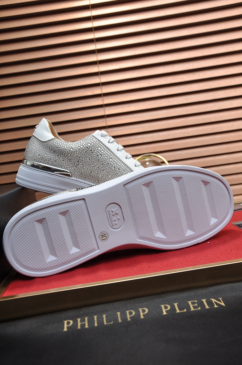 Philipp Plein Low Top Sneakers 6 - vstockx