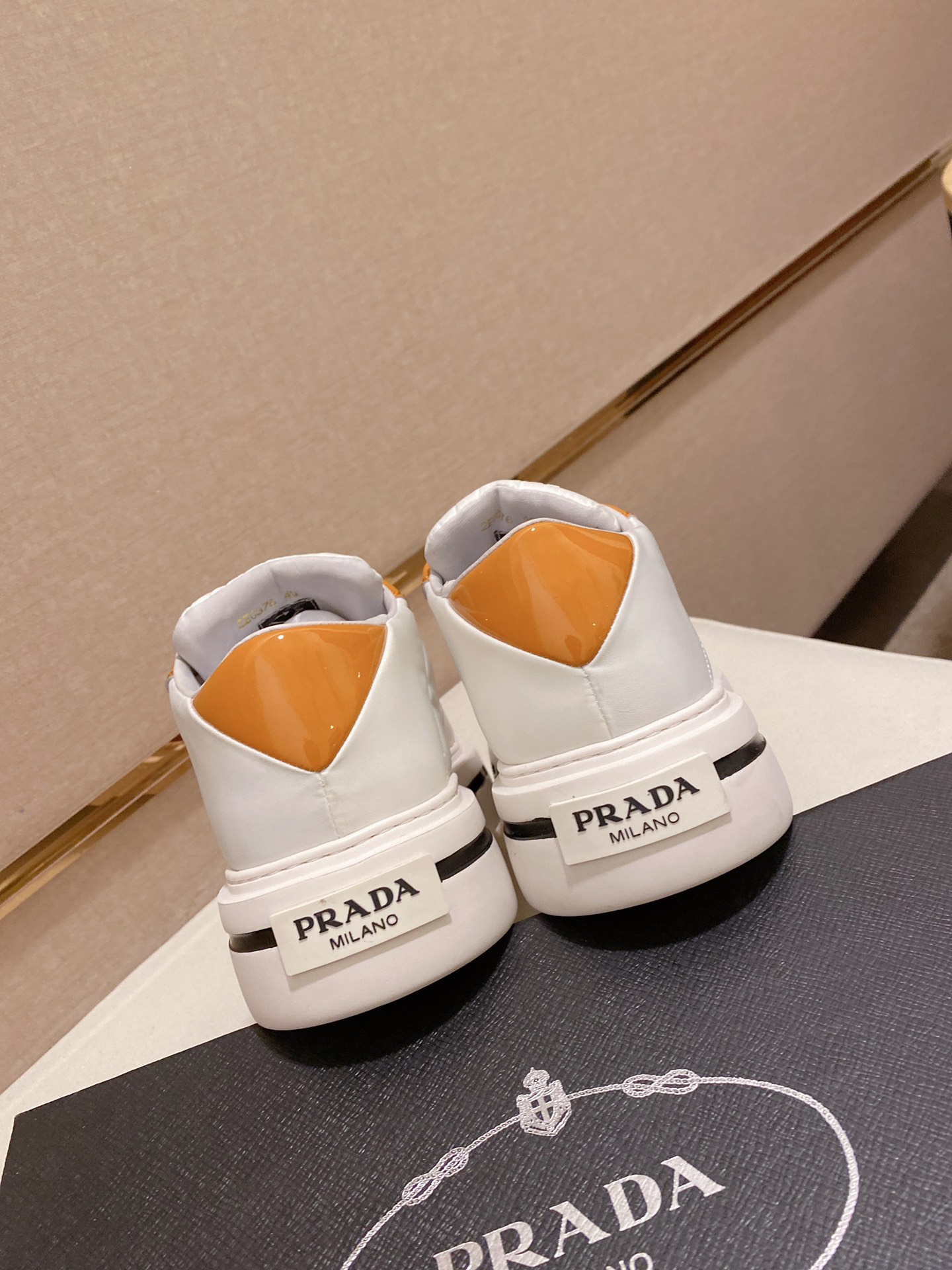 Prada Low Top sneaker 12 - vstockx