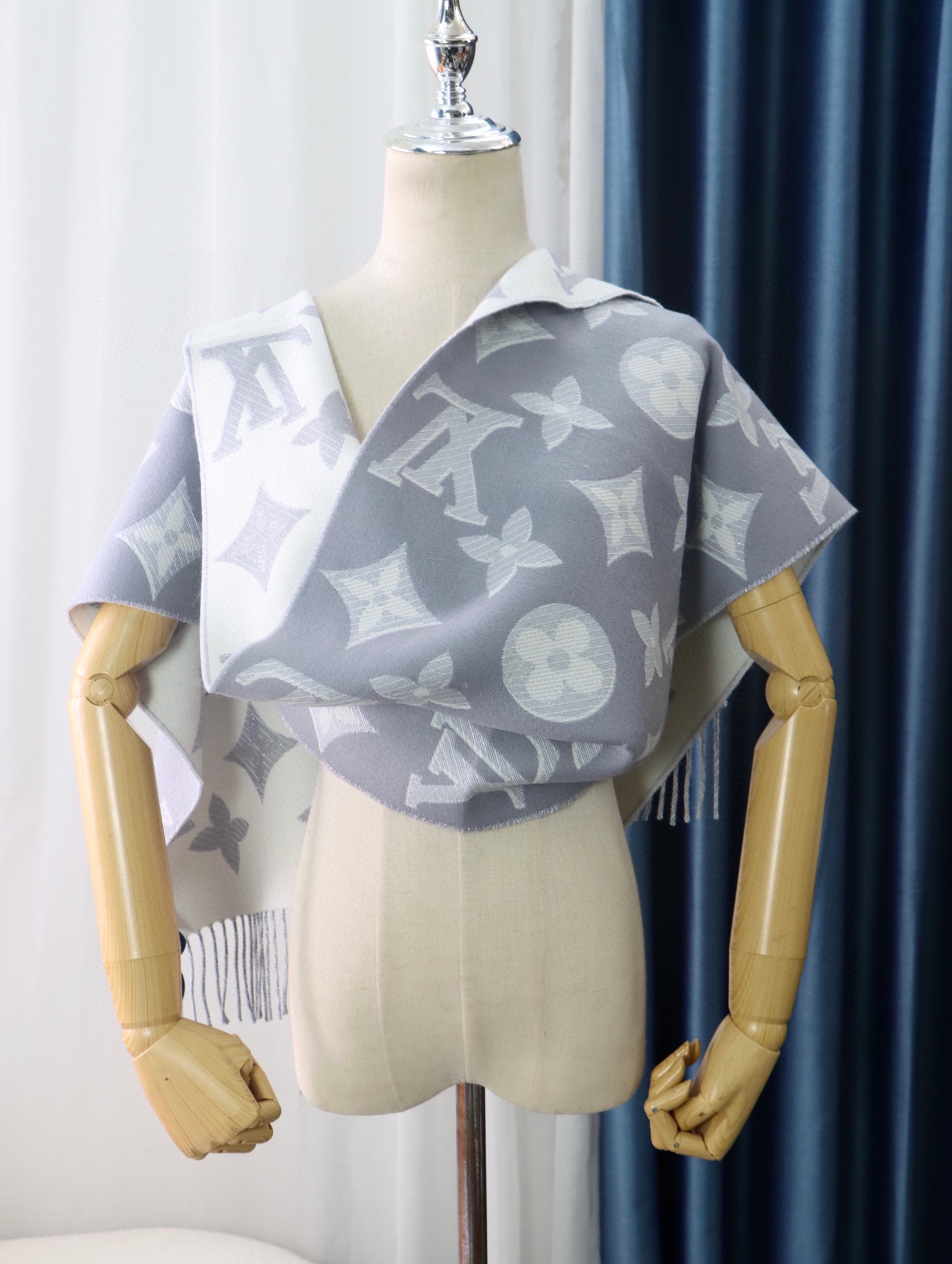 Streetwear Scarf LV 328723 size:32*180cm - vstockx