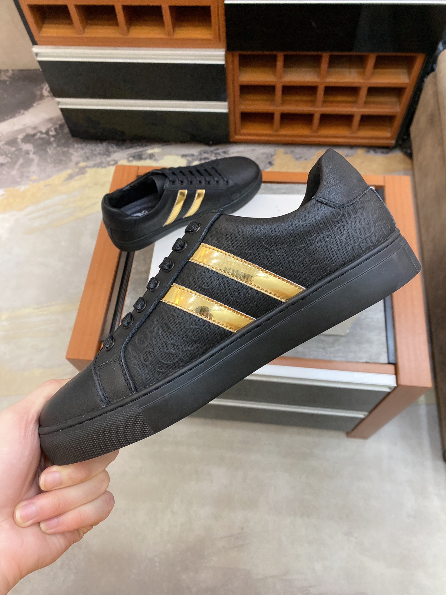 Versace Greca Sneaker 2 - vstockx