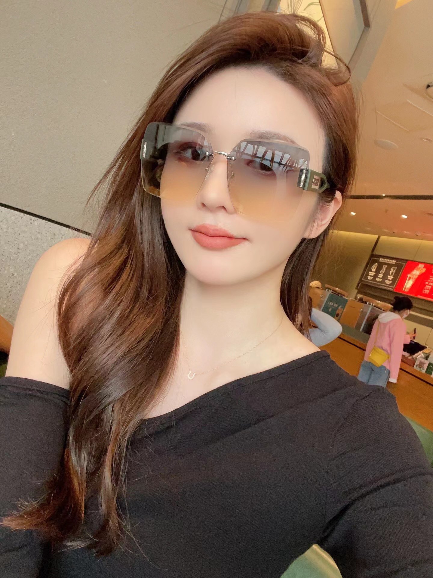 Sunglasses Gucci G1322 - vstockx
