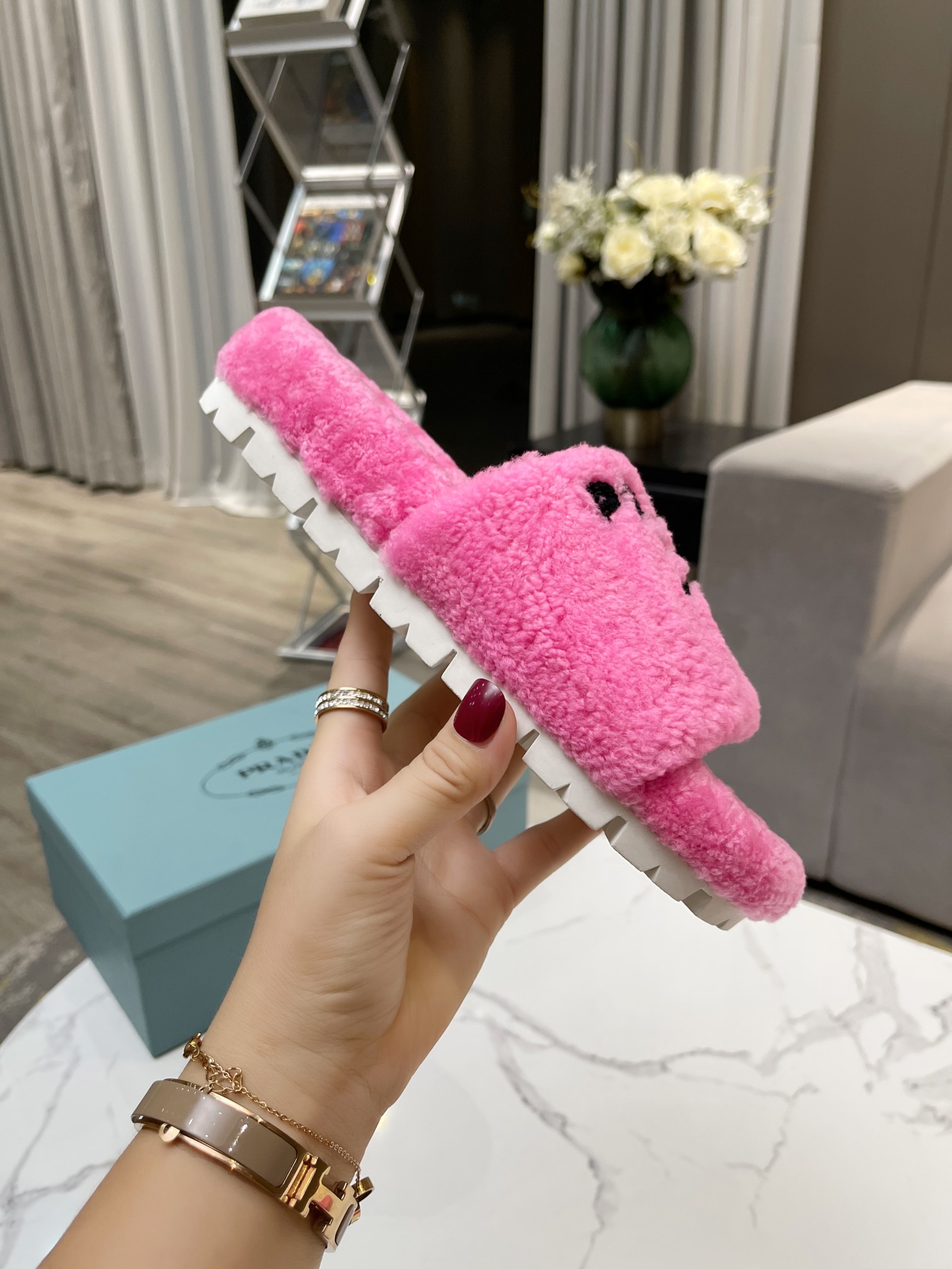 Prada Flat Sandals 6 - vstockx