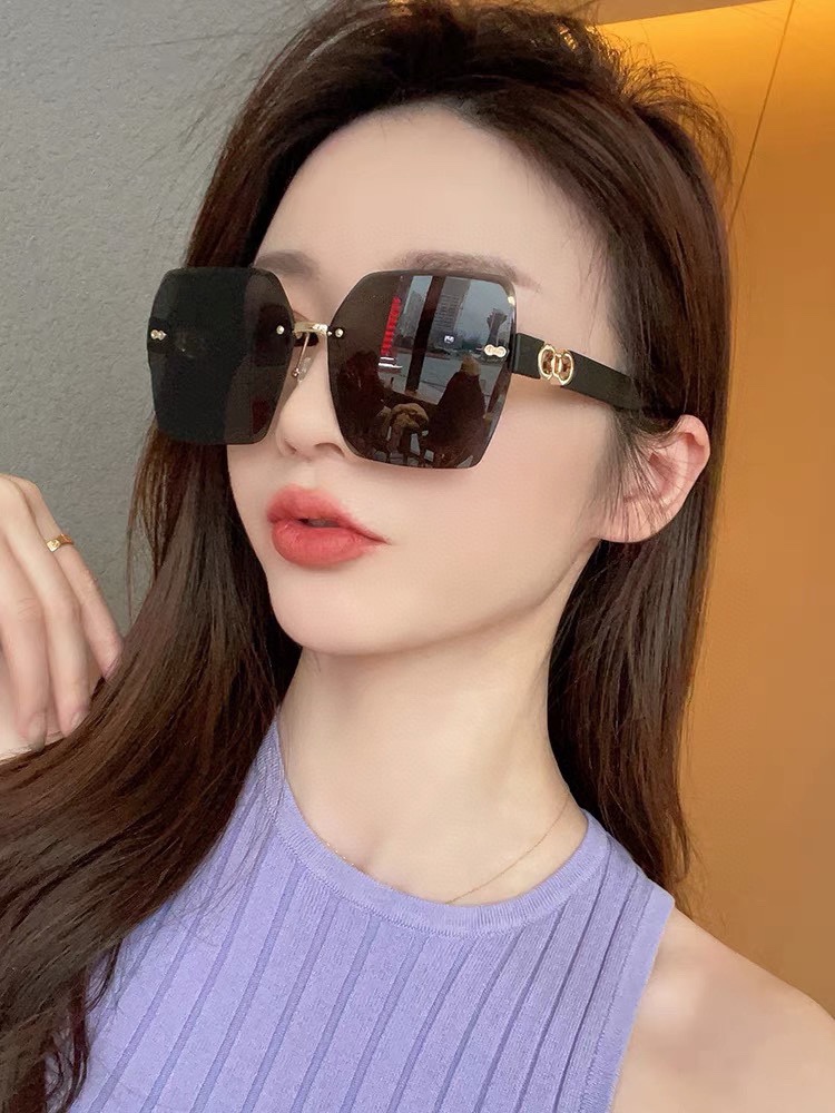 Sunglasses Gucci G1365 - vstockx