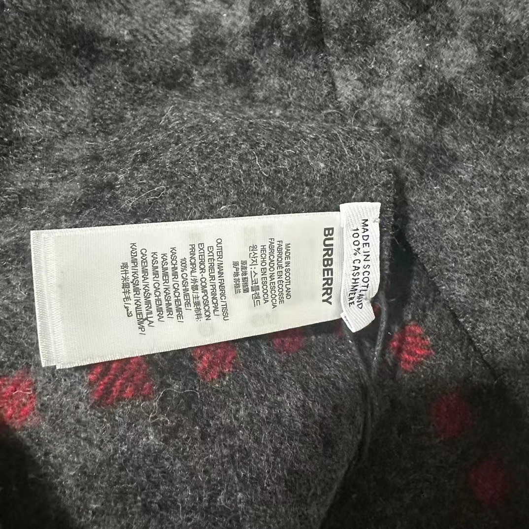 Streetwear Scarf BURBERRY 328974 size:180*35cm - vstockx