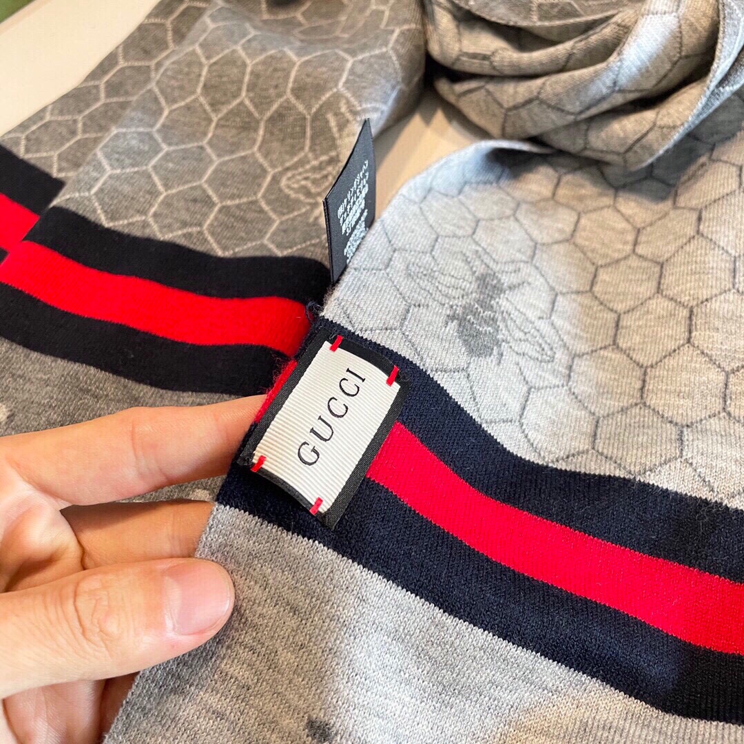 Streetwear Scarf GUCCI 329068 size:32*180cm - vstockx