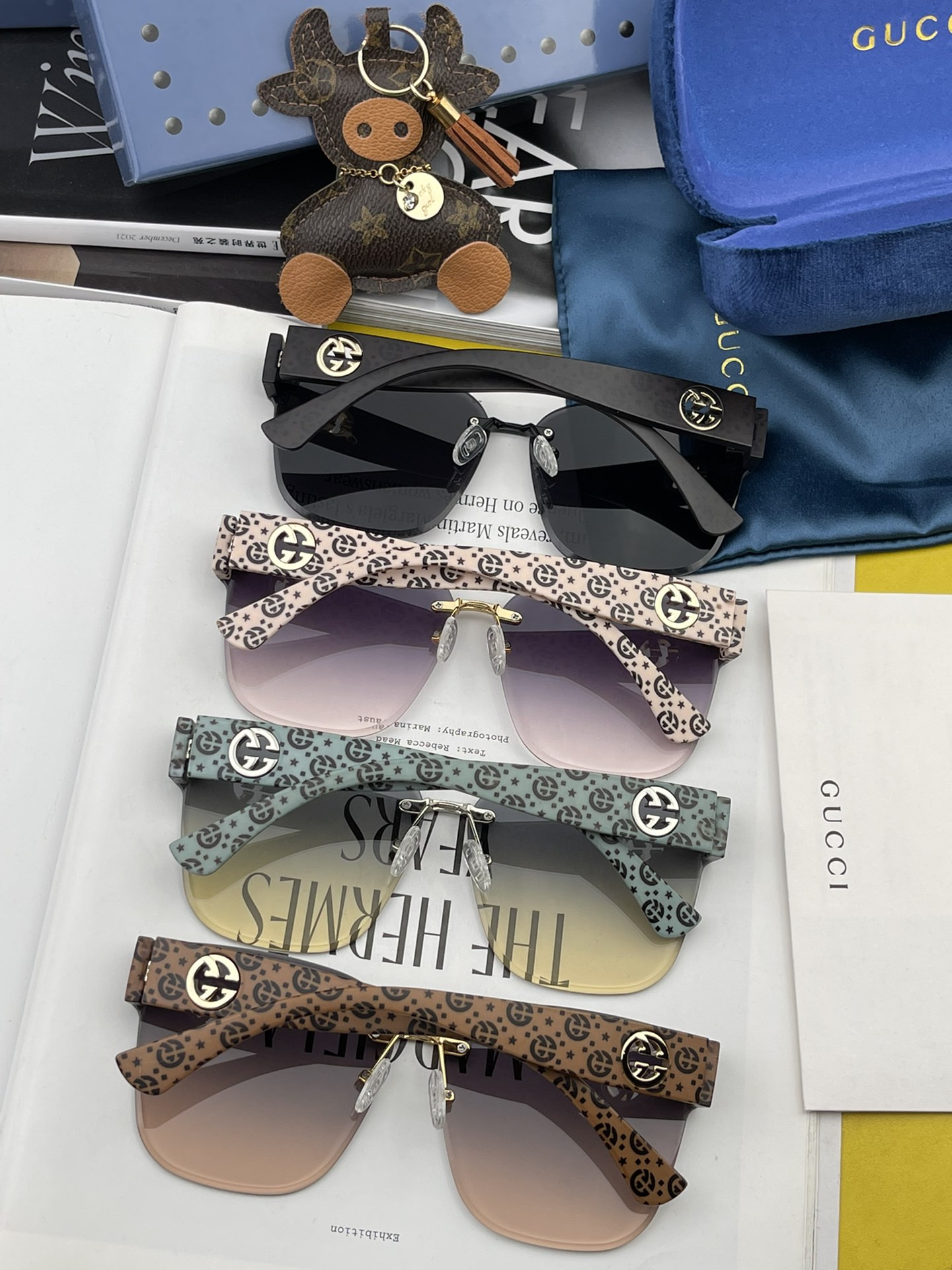 Sunglasses Gucci G5220 - vstockx