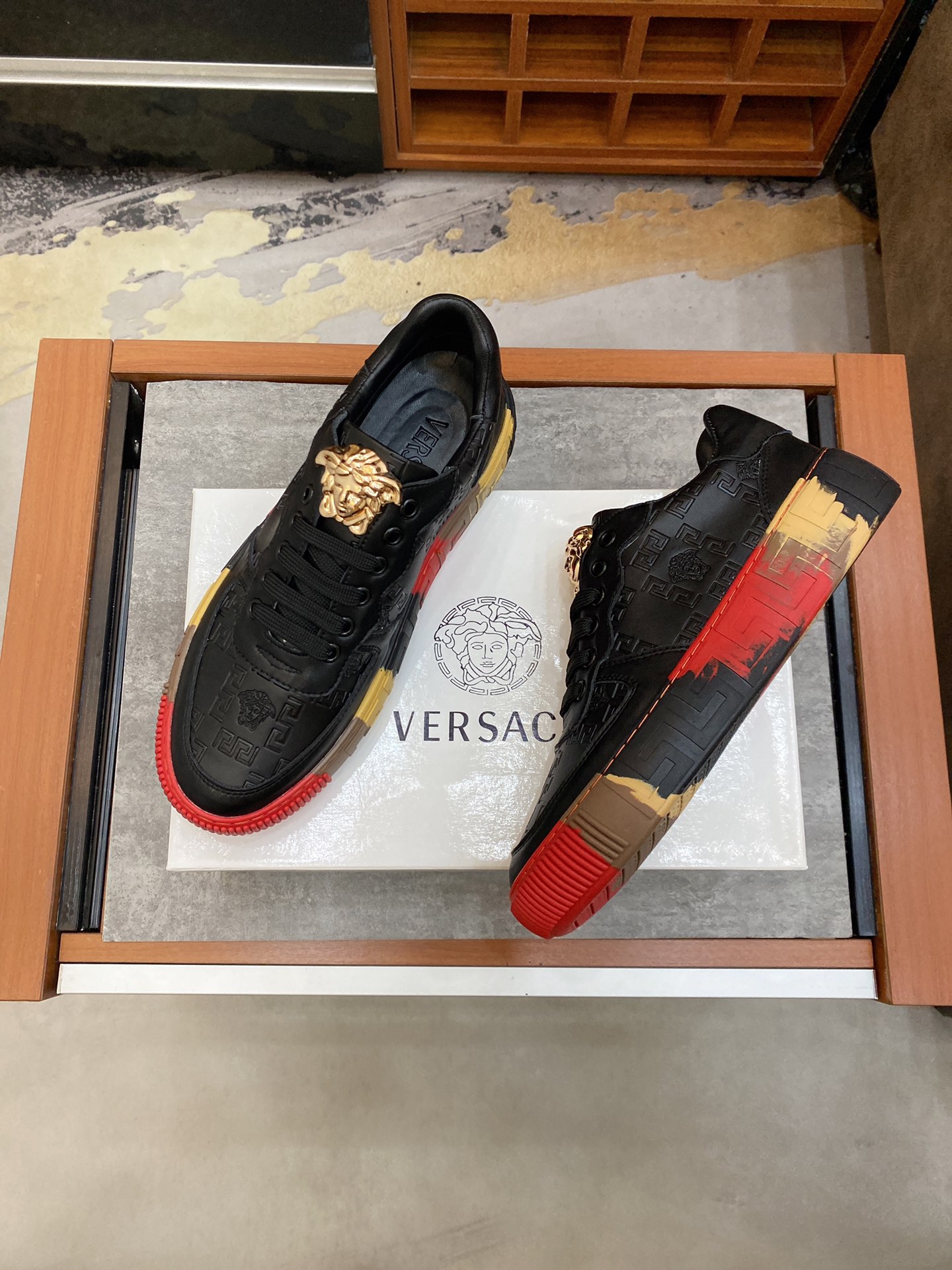 Versace Greca Sneaker 8 - vstockx