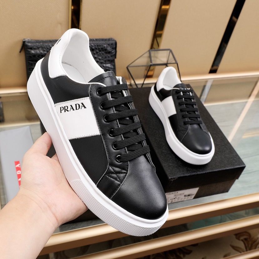Prada Low Top sneaker 37 - vstockx