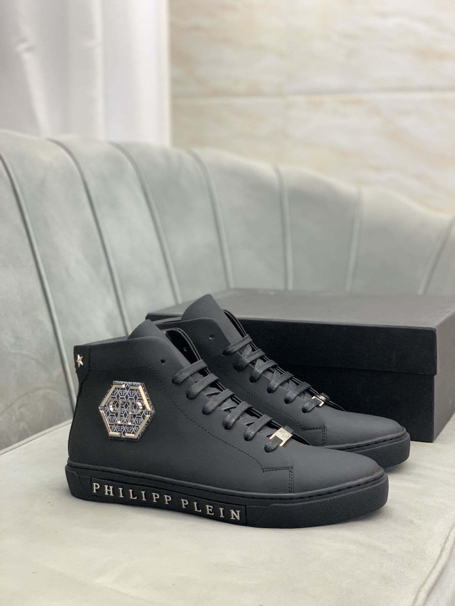 Philipp Plein High Top Sneakers 7 - vstockx
