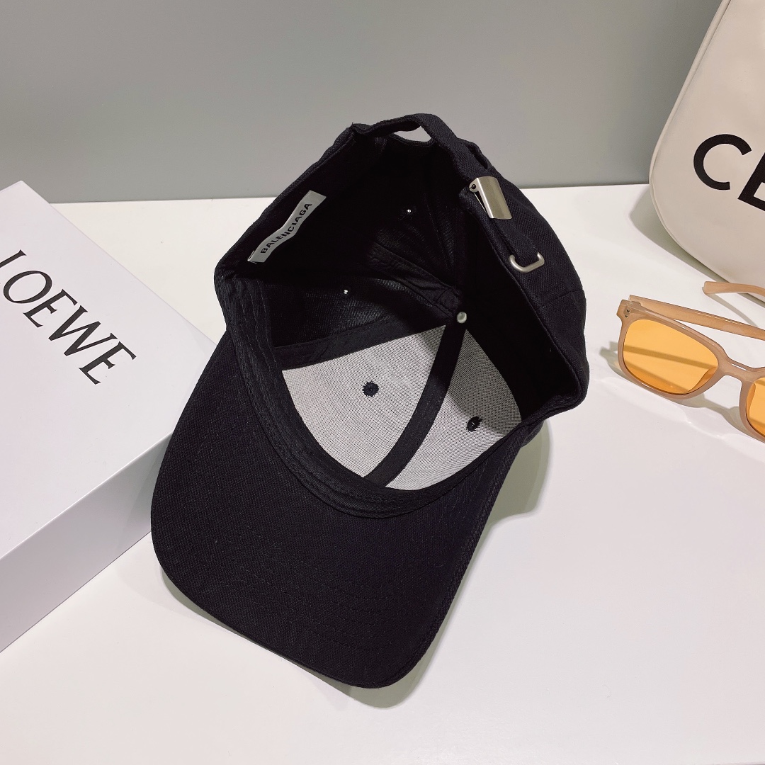 Streetwear Hat BALENCIAGA 329033 - vstockx