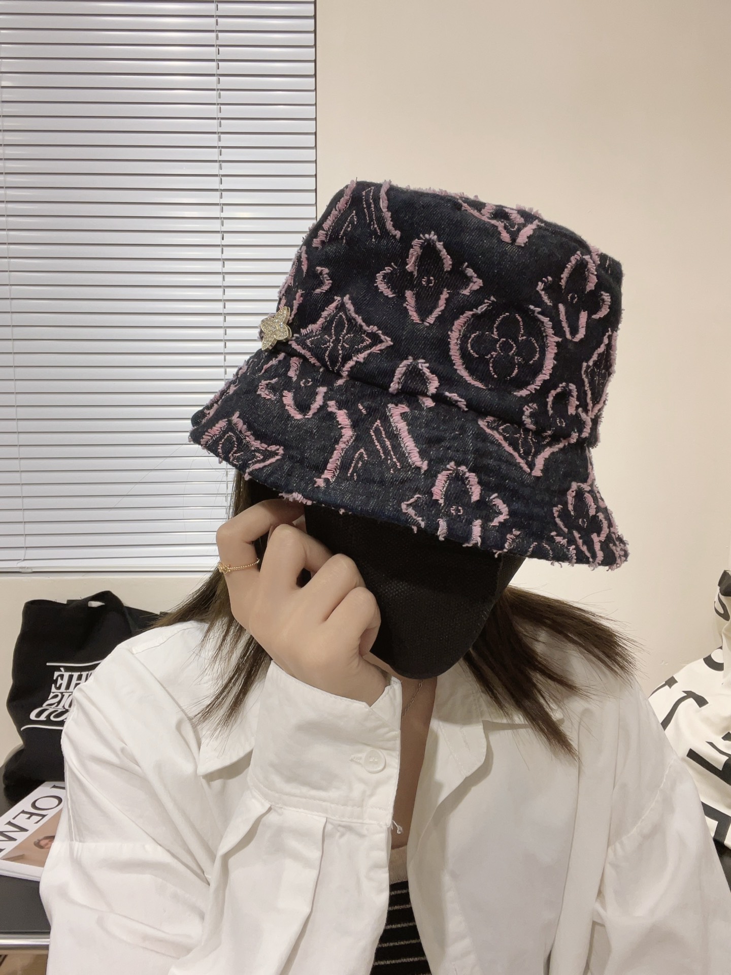 Streetwear Hat LV 329052 - vstockx