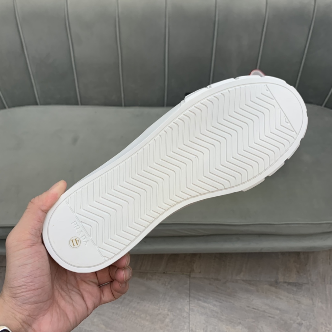 Prada Wheel Cassetta sneaker 7 - vstockx