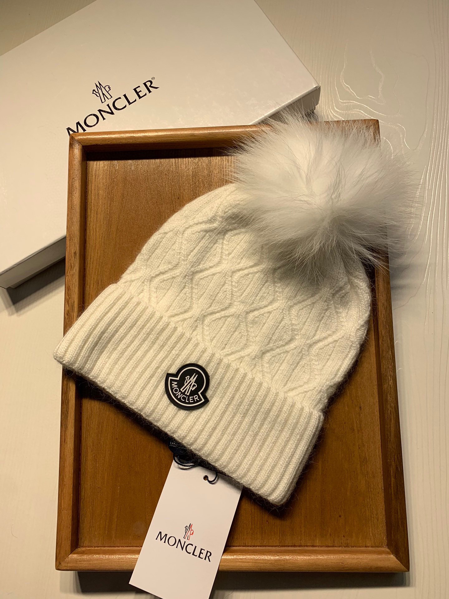 Hat Moncler 4 - vstockx