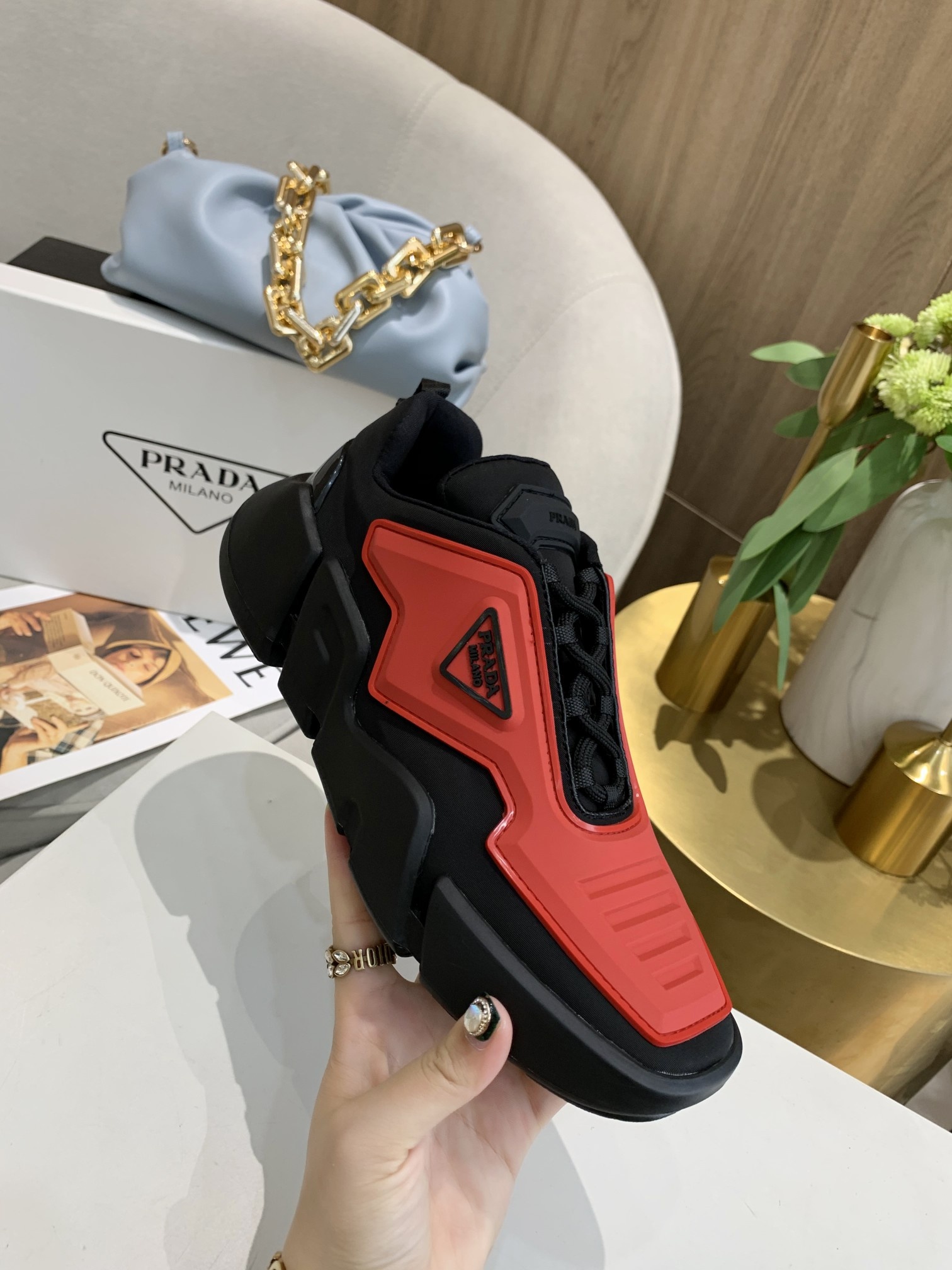 Prada Low Top sneaker 40 - vstockx