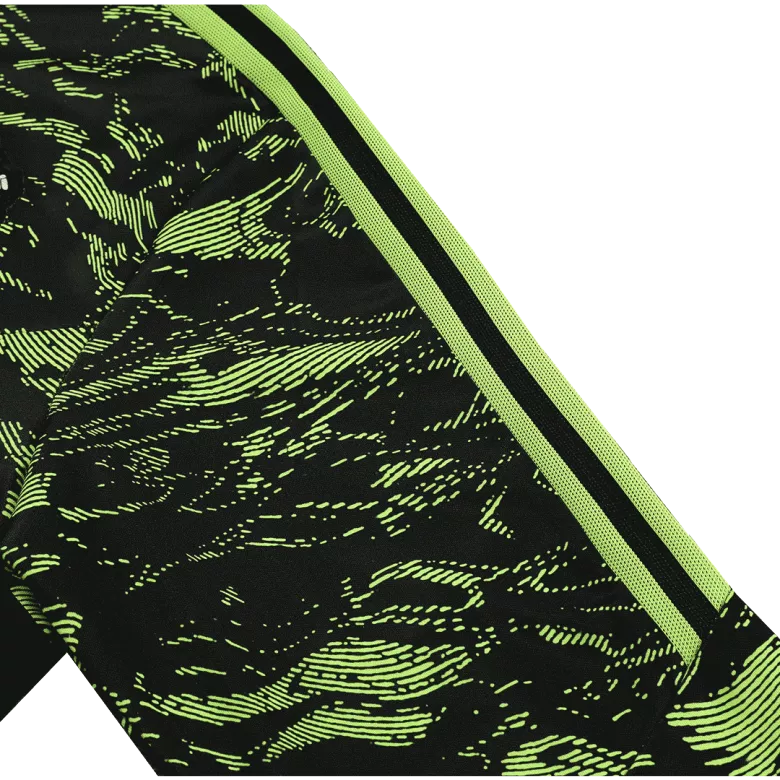 Manchester United 1/4 Zip Tracksuit 2022/23 - vstockx