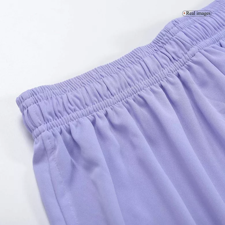 Liverpool Goalkeeper Soccer Shorts 2022/23 - vstockx