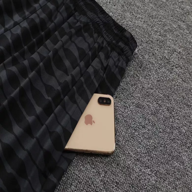 Liverpool Pre-Match Soccer Shorts 2021/22 - vstockx