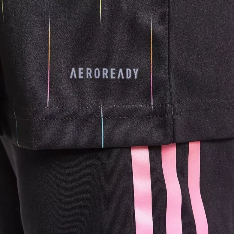 Juventus Away Soccer Shorts 2021/22 - vstockx