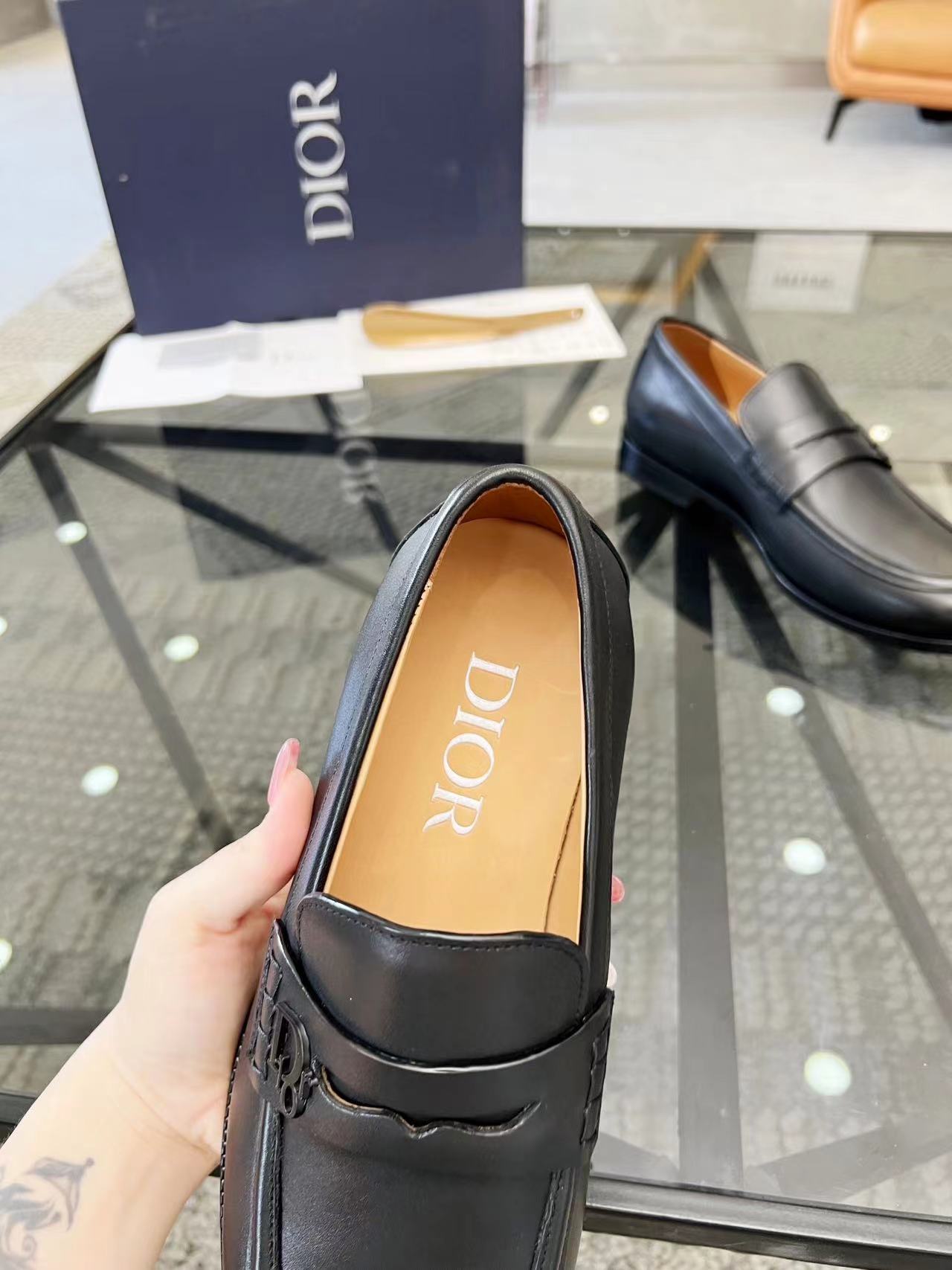 Dior leather shoes, loafers customized links-02 - vstockx