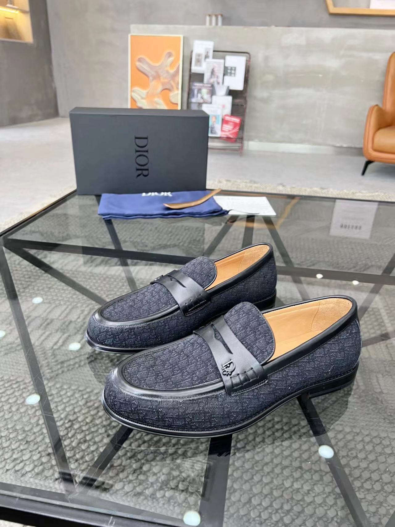 Dior leather shoes, loafers customized links-03 - vstockx