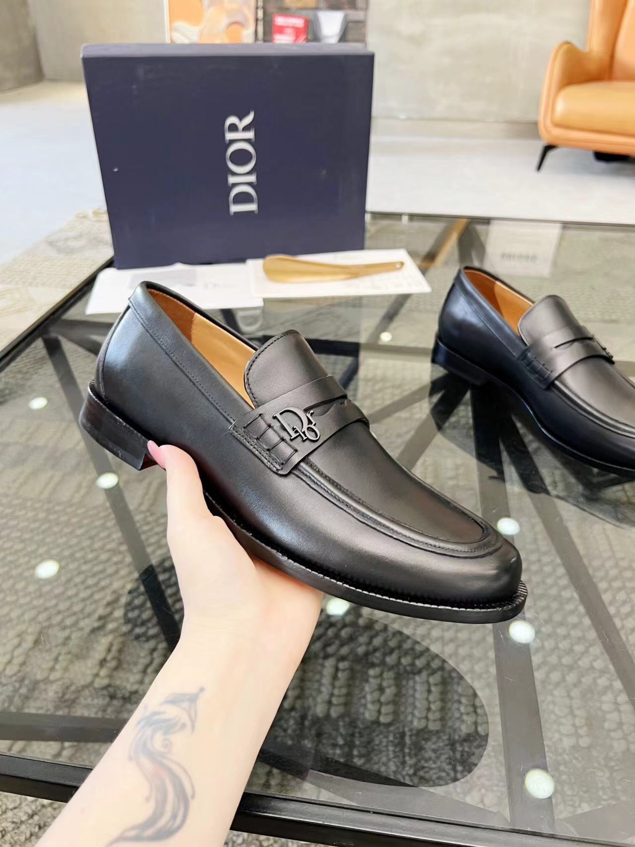 Dior leather shoes, loafers customized links-02 - vstockx
