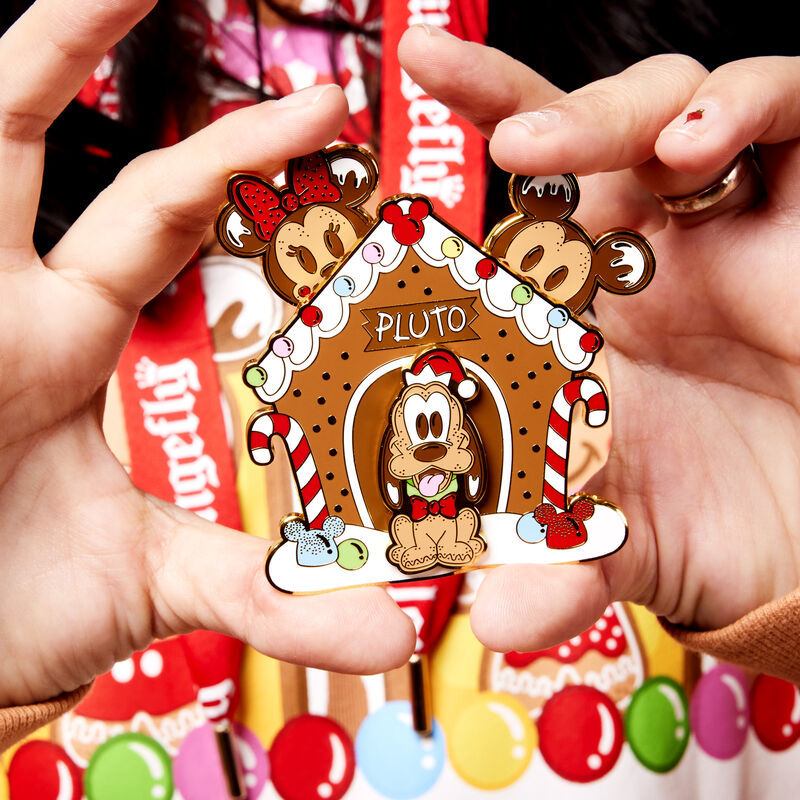 Mickey x26 Friends Gingerbread Pluto's Doghouse 3