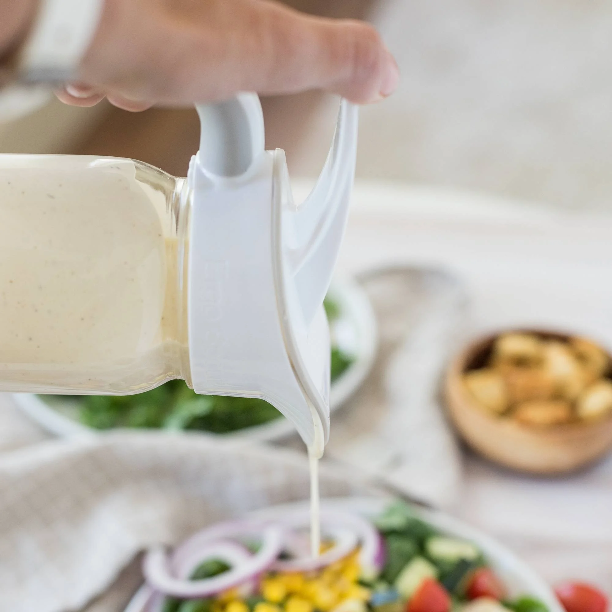 Ergo Spout Mason Jar Ergonomic Pour Spout Attachment (REGULAR MOUTH, Classic White)