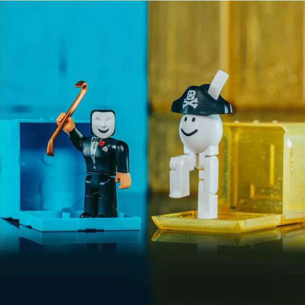 Roblox Series 9 & Celebrity Series 7 Mystery 2-Pack Set (Bonus Gizmo Egg Virtual Item Code Included!)