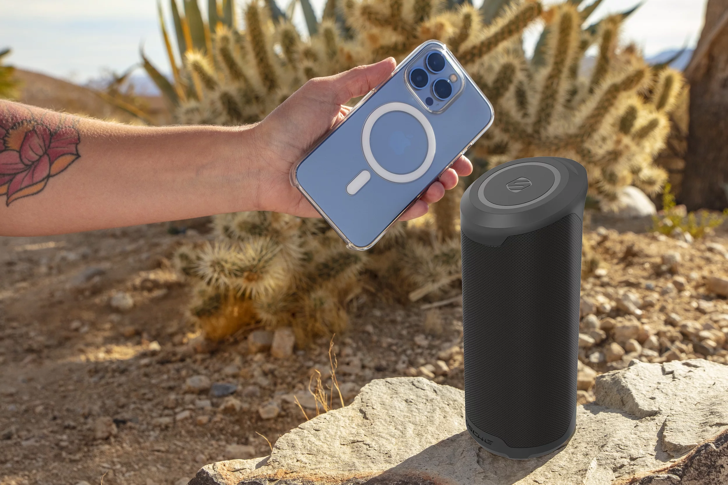 Scosche BTMSMSC1 BoomBottle Waterproof Wireless Bluetooth Speaker MagicMount Mobile Devices Black