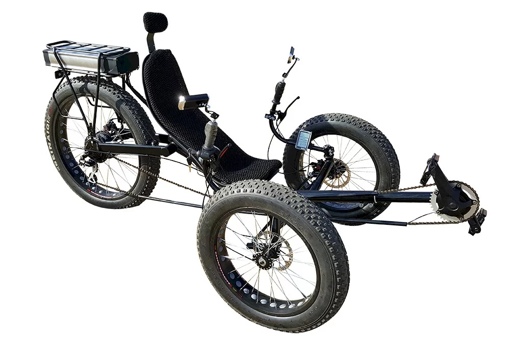 Folding recumbent tricycle with fat tyres