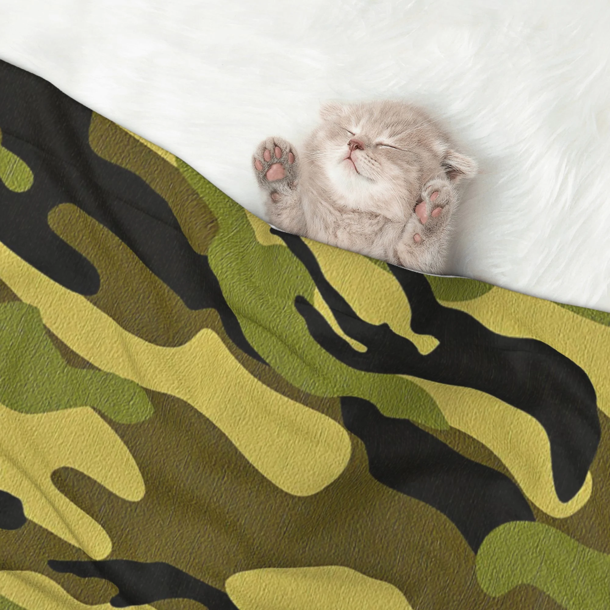 XMXY Dog Throw Blankets, Soft Cozy Texture Camouflage Pet Blankets for Couches Machine Washable for Indoor Cats Dogs, Small Size