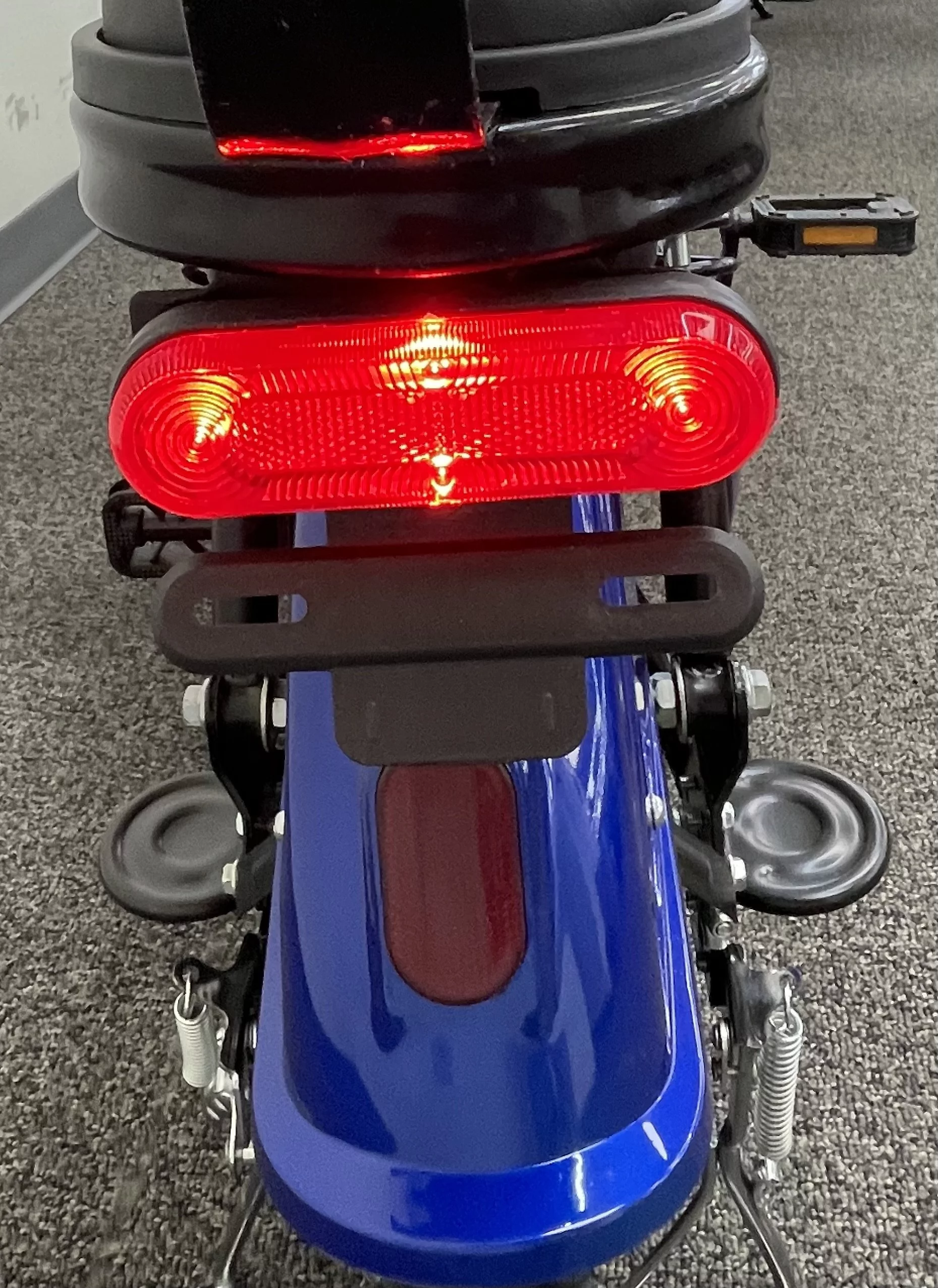 Tiger Jet 500W 48V Electric Scooter With Remote Start, 2 Seats And Detachable Battery Compartment (Updated Version)