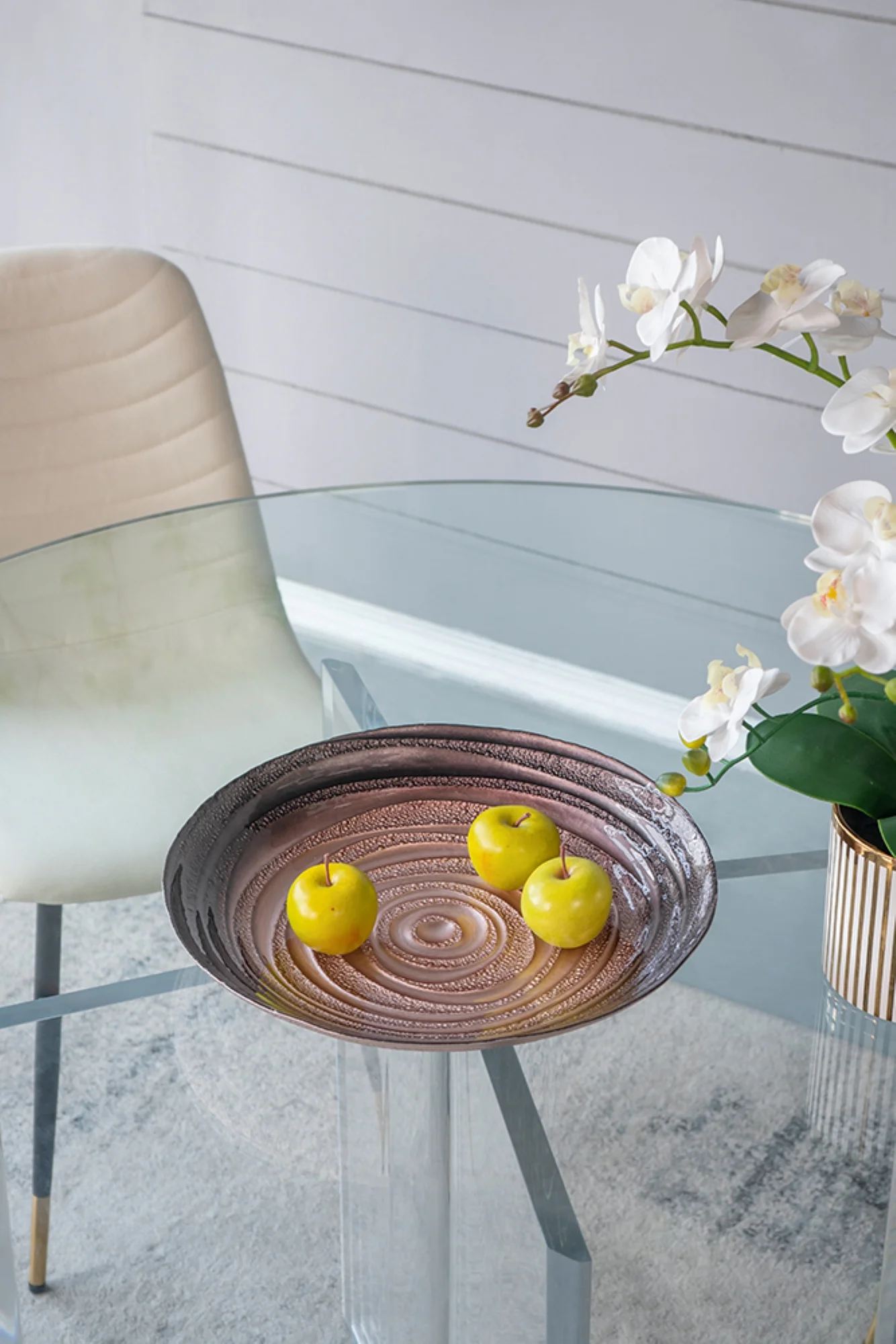 CC Home Furnishings Swirl Glass Charger - 15.75