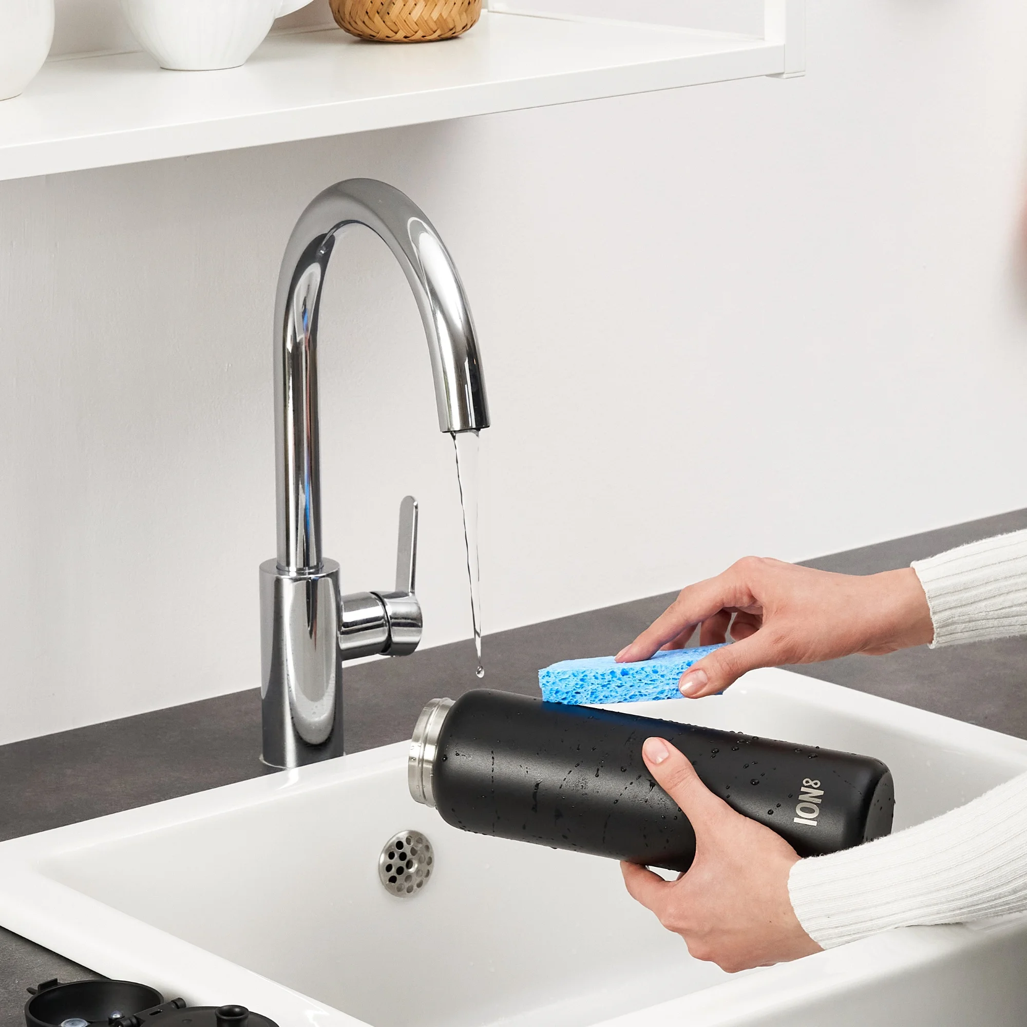 ION8 Leak Proof Flip-Top 1 Litre Stainless Steel Water Bottle, Dishwasher-Safe, Black, 1000ml (32oz)