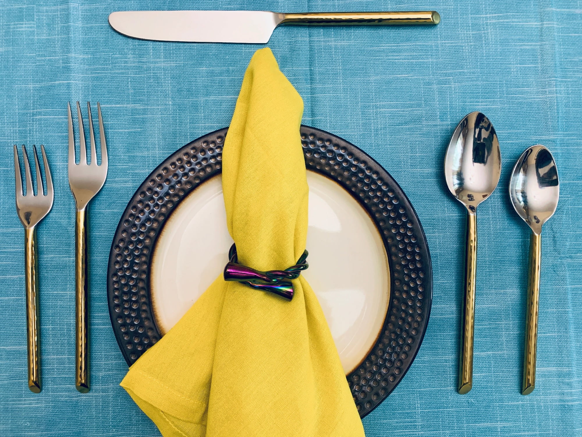 Contemporary Home Living 20pc Gold Hammered Stainless Steel Flatware Set, Service for 4