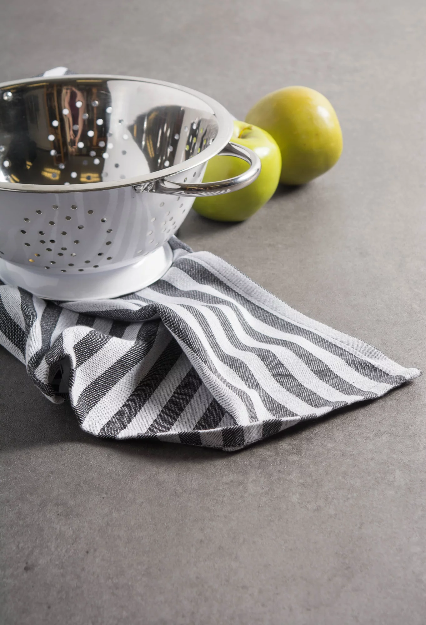 CC Home Furnishings Set of 3 Black and White Stripe Patterned Rectangular Dishtowels 28