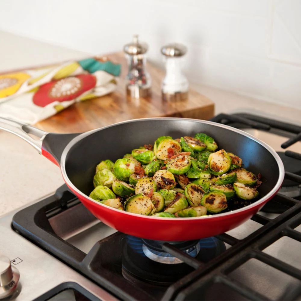 NORDIC WARE 10 IN PROCAST W/SS HANDLE RED