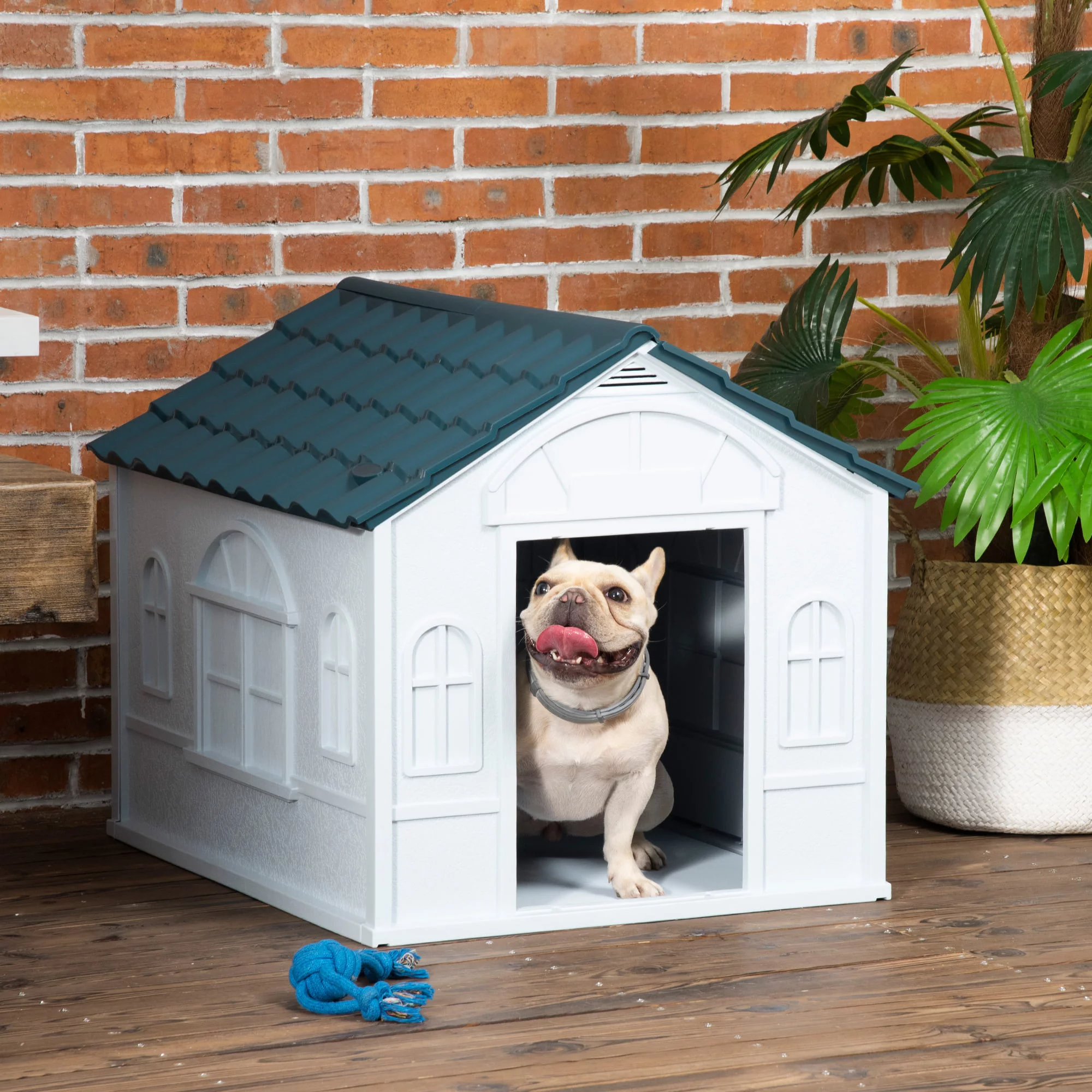 PawHut Water Resistant Plastic Dog House Puppy Shelter for Indoor Outdoor