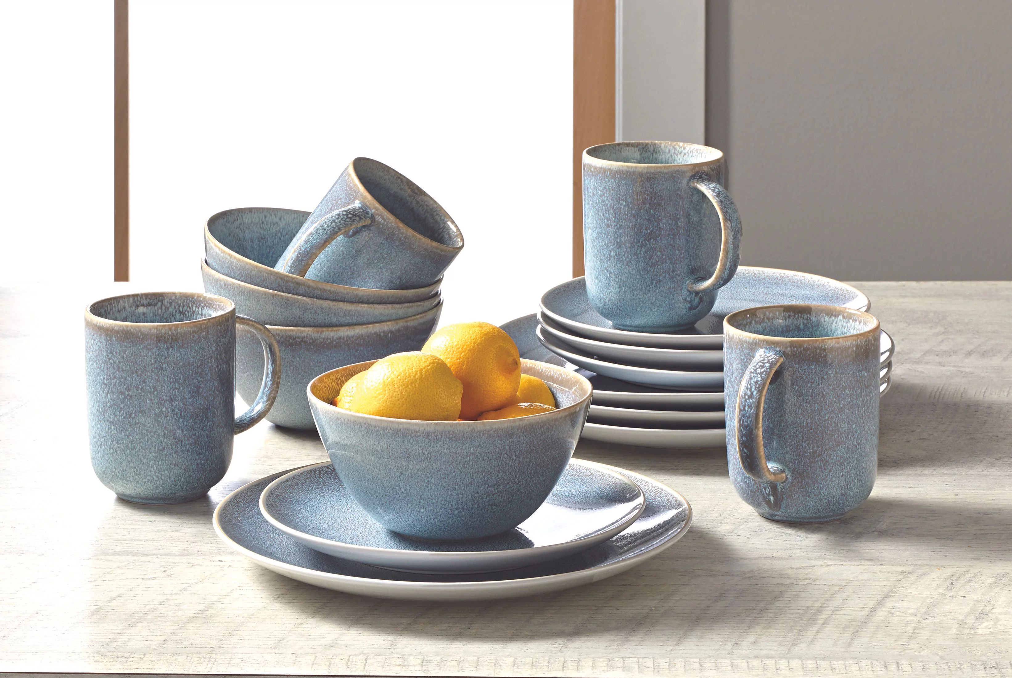 Better Homes & Gardens- Linette Blue Round Stoneware 16-Piece Dinnerware Set