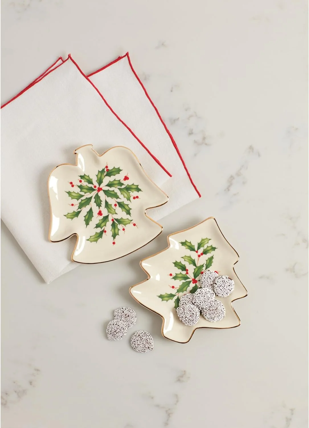 879592 Holiday Tree Shaped Party Plate