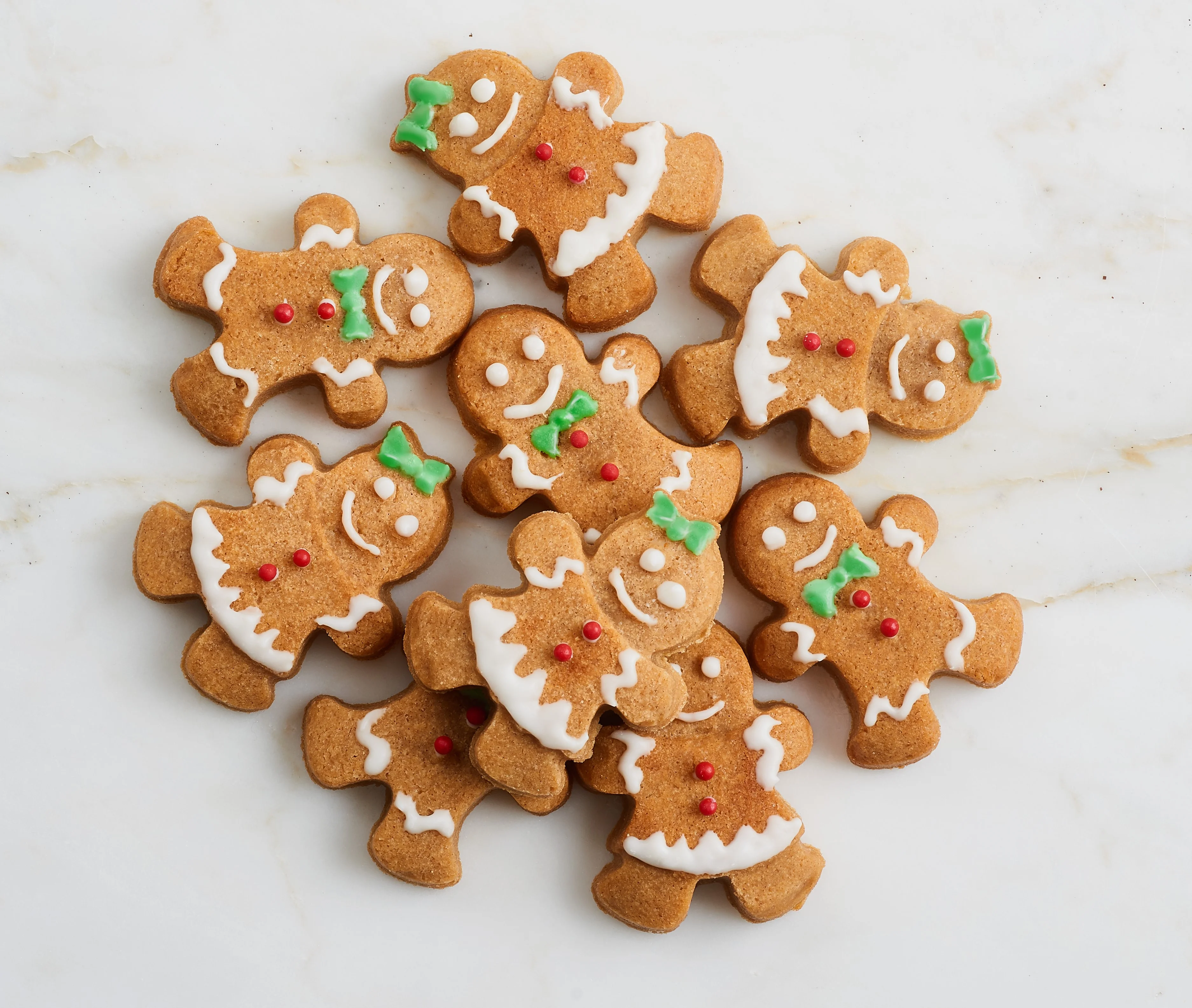 Trudeau Christmas Gingerbreadman Muffin Cake Pan, Structured Silicone, 9