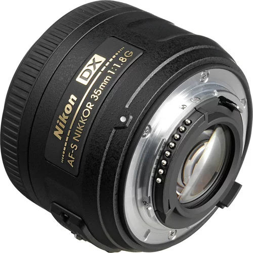 Nikon AF-S DX NIKKOR 35mm f/1.8G Lens + Buzz-Photo Accessories