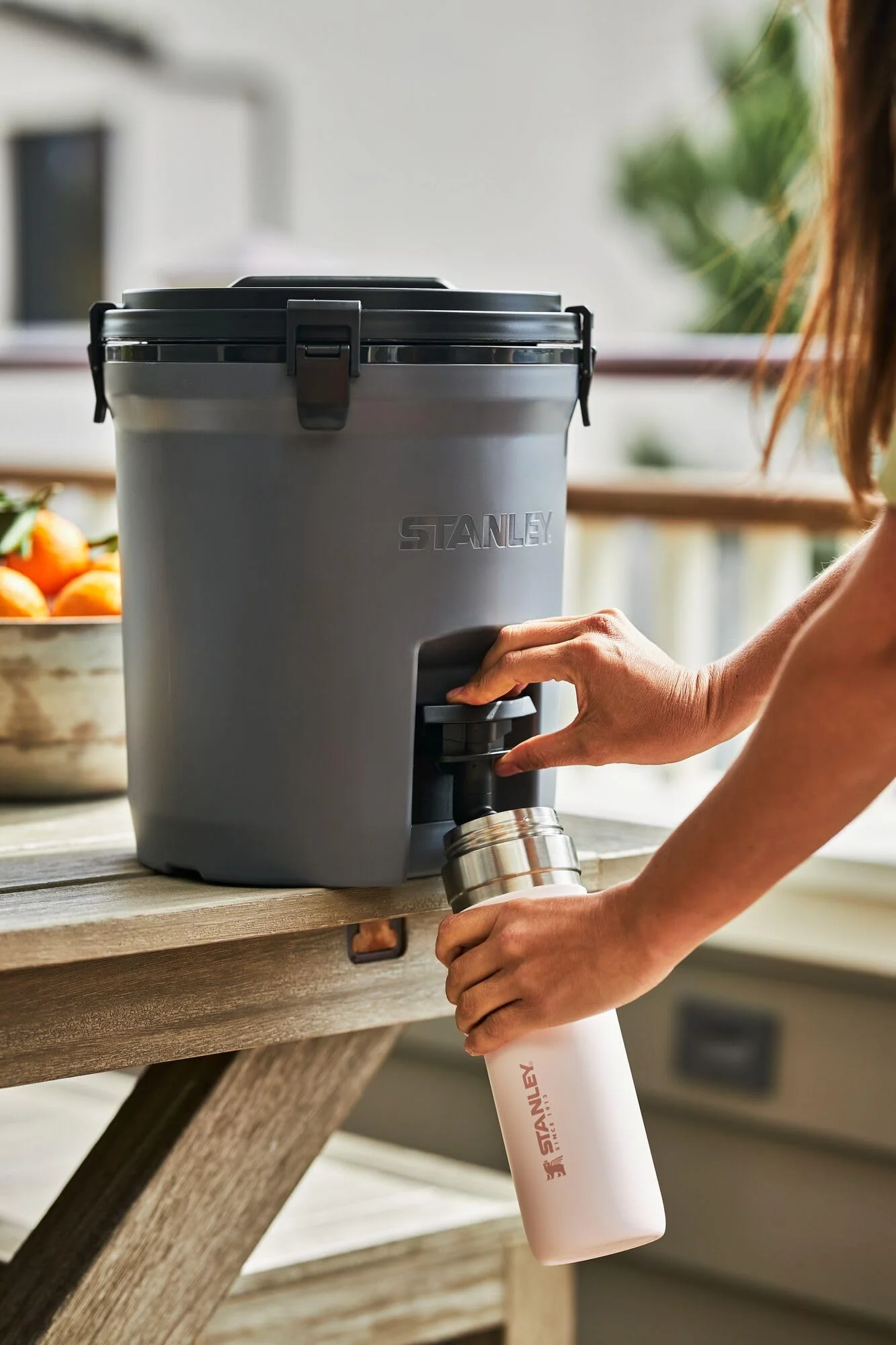 Stanley The Quick Flip 24 oz Double Wall Insulation Rose Quartz BPA Free Vacuum Insulated Bottle