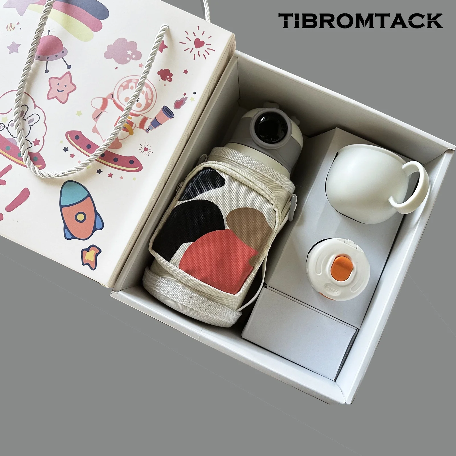 Insulated Water Bottle, Kids 19oz Titanium Thermos Water Bottle with 2 Lids, Leak-Proof Crossbody Water Cup, Vacuum Insulated Kids Straw Bottle