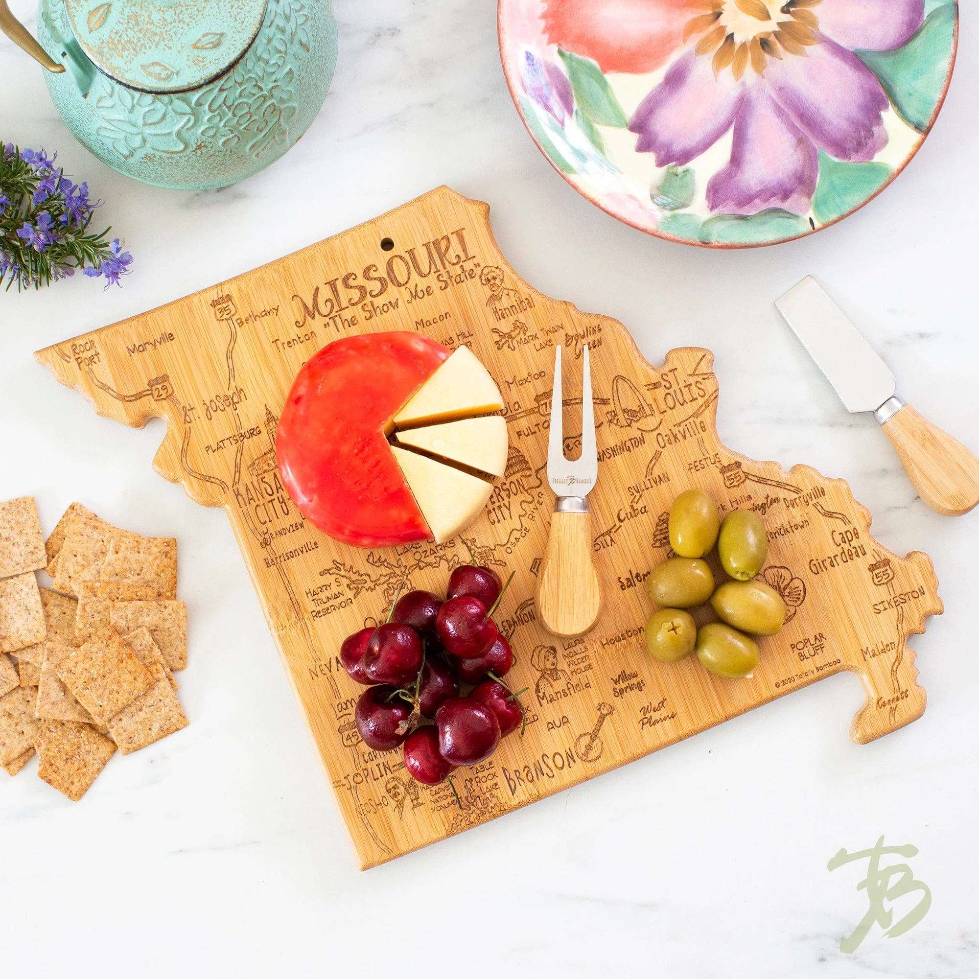 Totally Bamboo Destination Missouri State Shaped Serving and Cutting Board, Includes Hang Tie for Wall Display