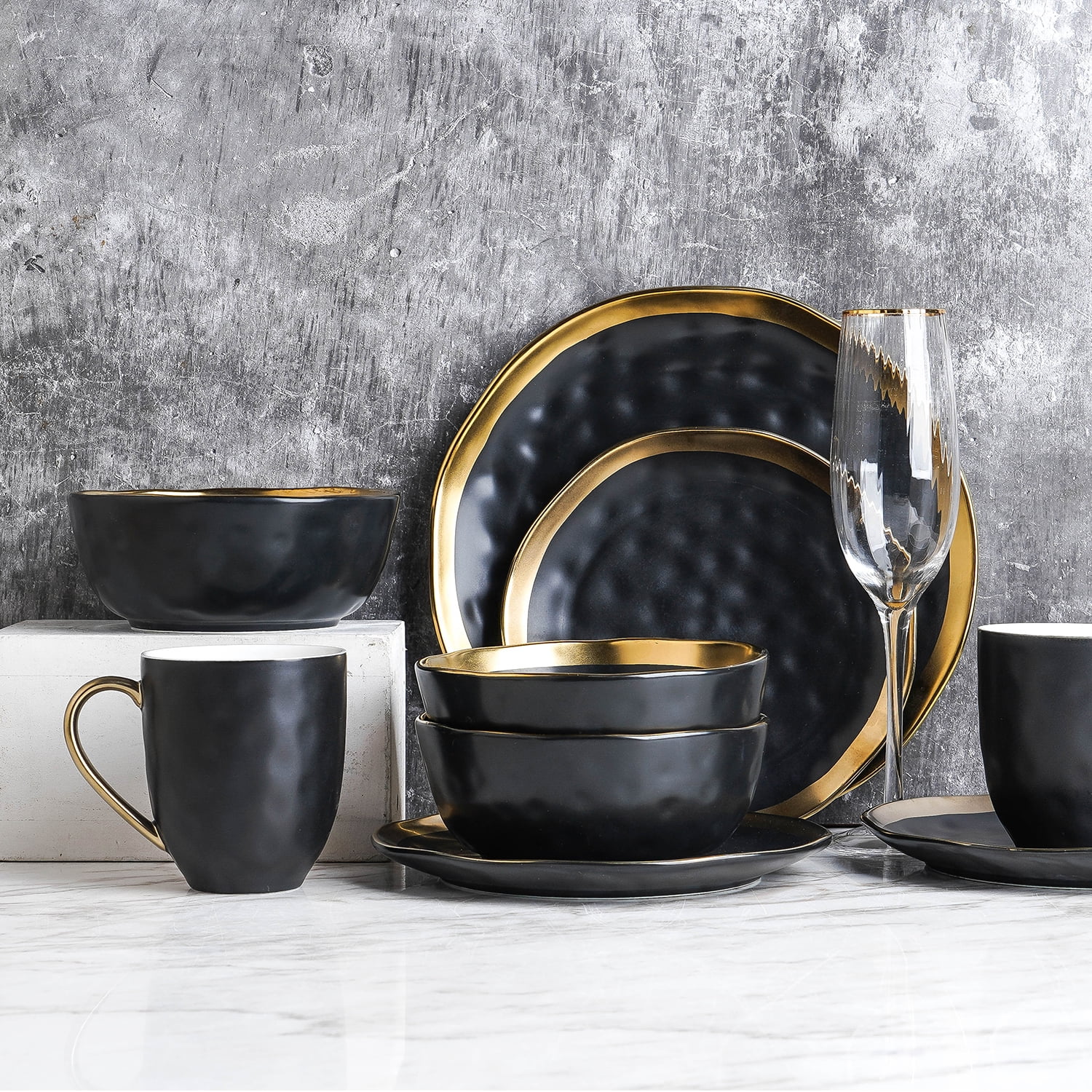 Stone Lain Florian Modern Porcelain Dish Set, 32-Piece Dishes for 8, Gold and Black