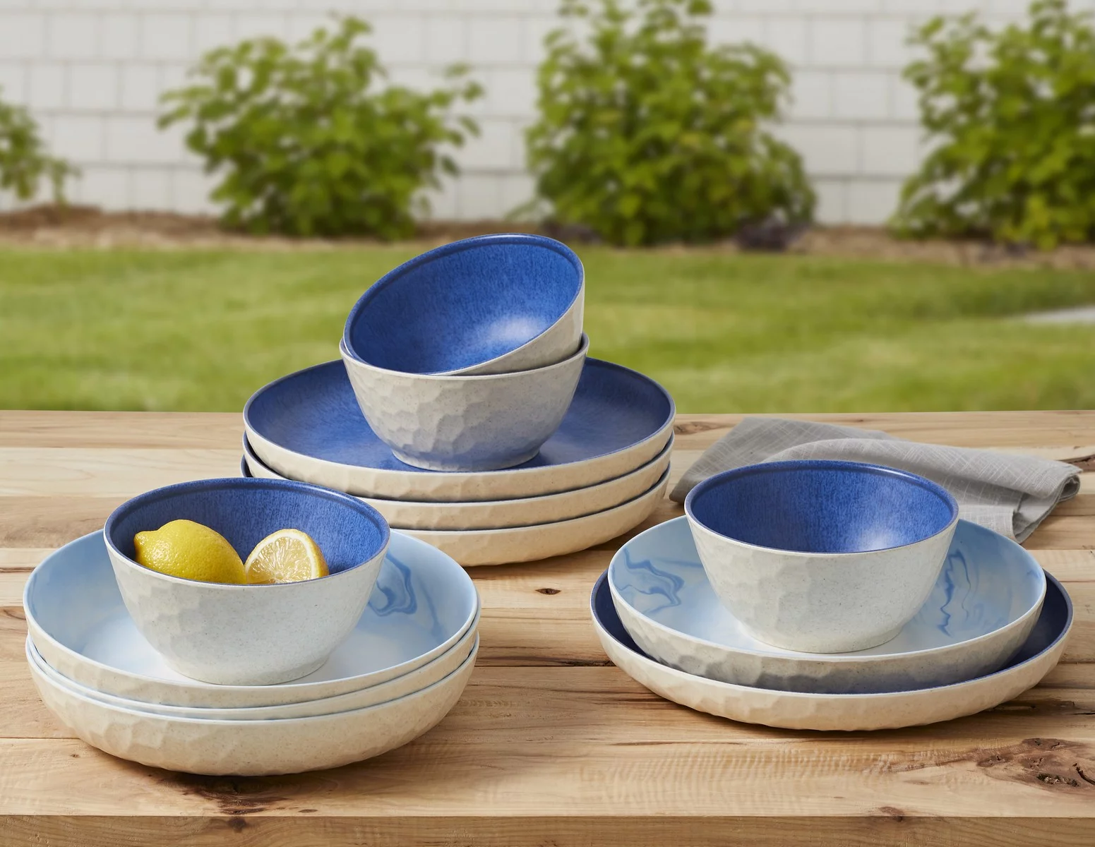 Better Homes & Gardens 12-Piece Bamboo Melamine Dinnerware Set, Reactive Blue