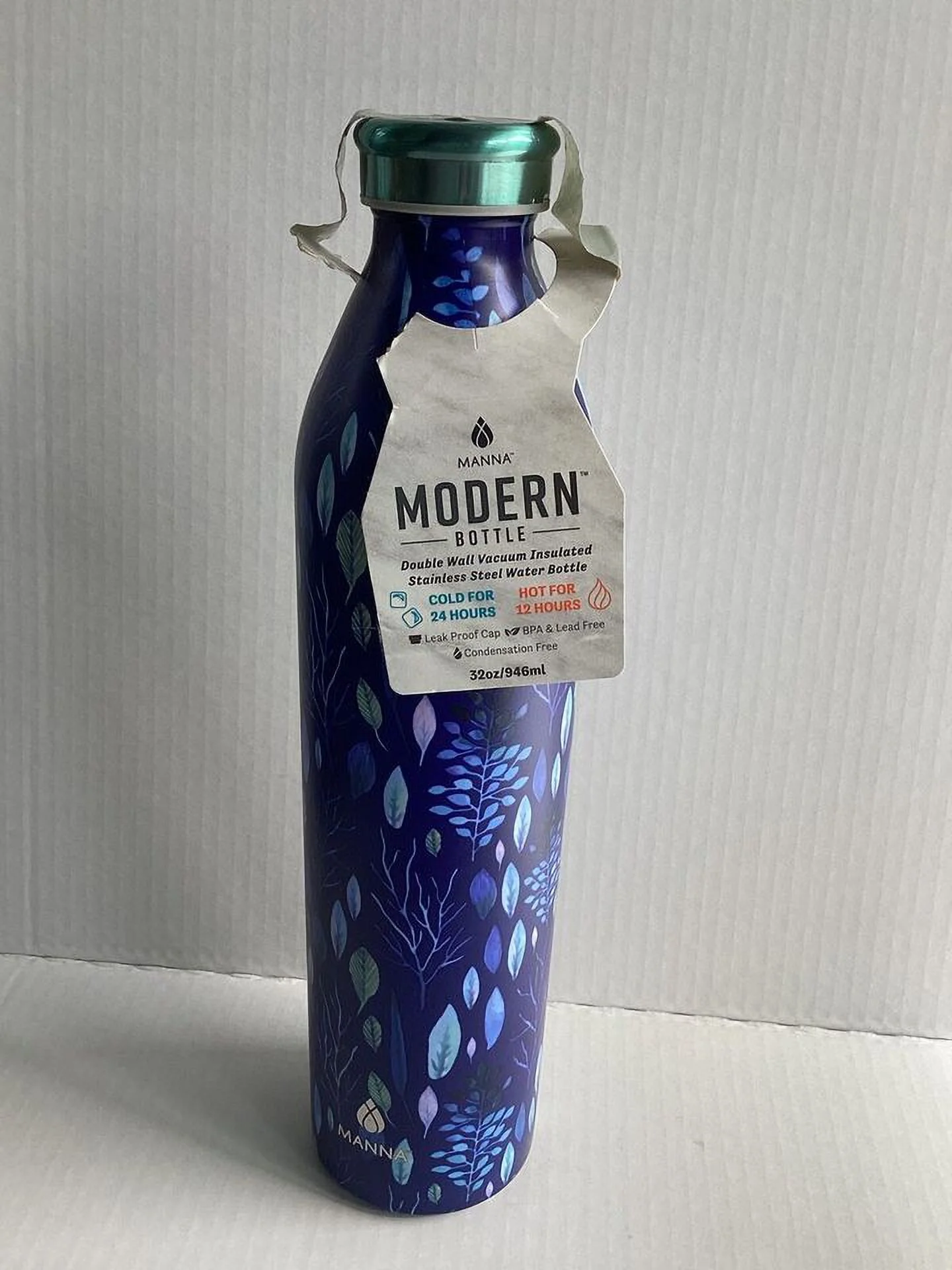 Manna Modern - Winter Wonder ~ Stainless Steel 32 Oz Water Bottle