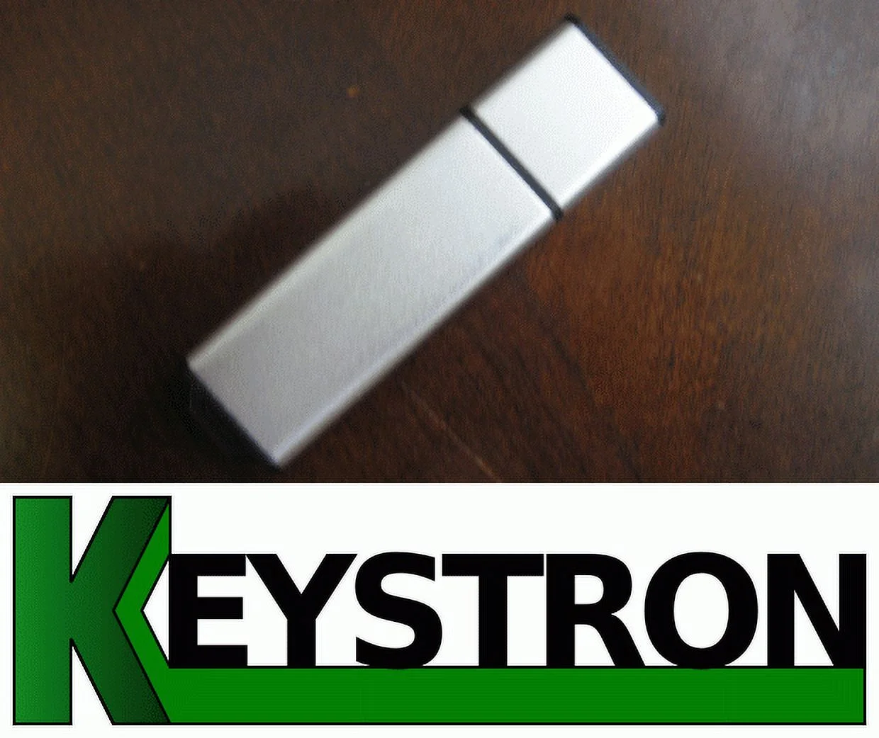 NEW 4GB FLASH DRIVE YAMAHA MOTIF XS6 XS7 XS8 MM6 MM8 MM H5 ES6, ES7 or ES8