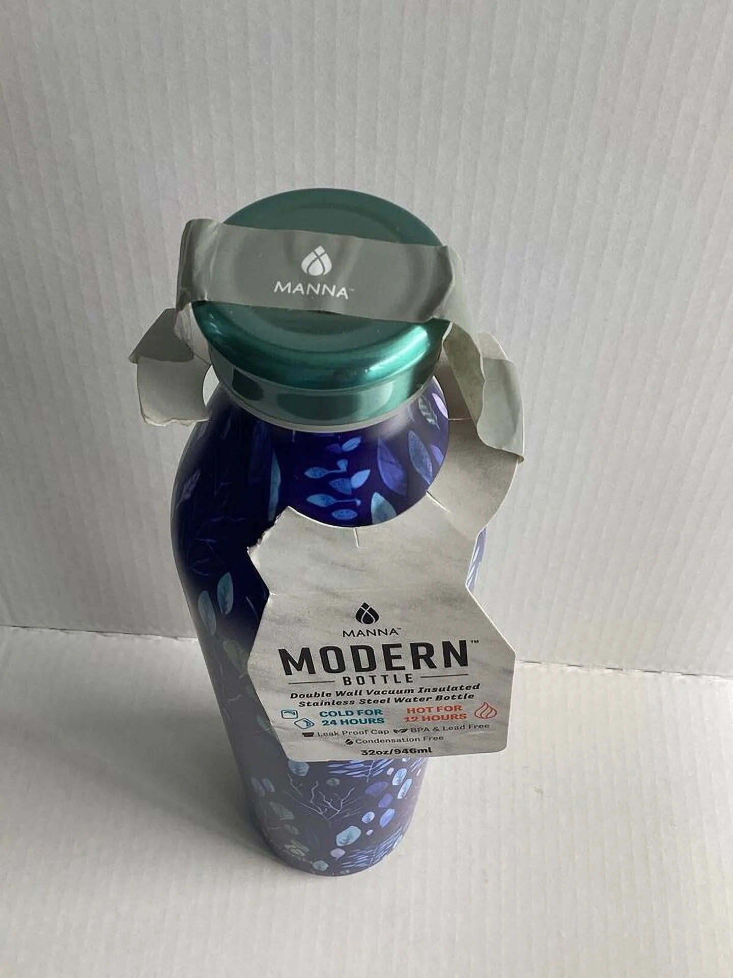 Manna Modern - Winter Wonder ~ Stainless Steel 32 Oz Water Bottle